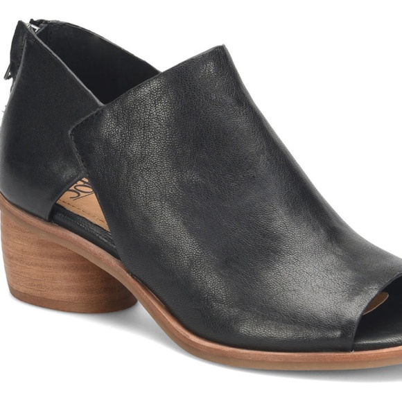 Sofft Carleigh Peep Toe Shoe in Black Smooth Leather SZ 7.5 NEW - Picture 3 of 12